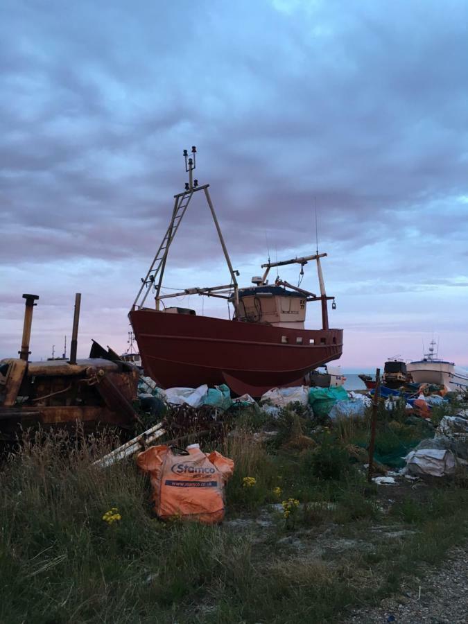 The Retro Retreat With Free Parking Lejlighed Hastings Eksteriør billede